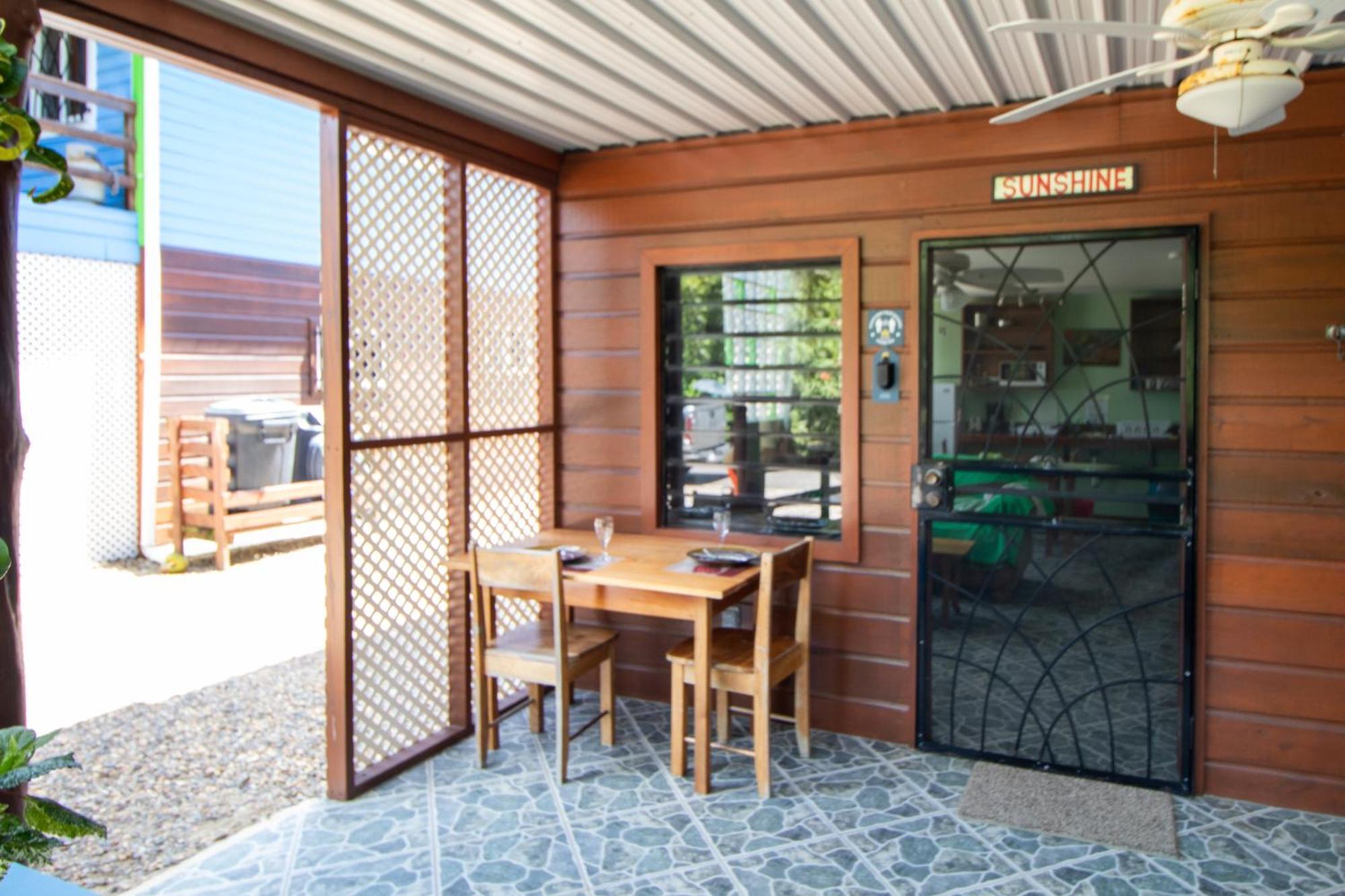 Latitude 17 Apartman Hopkins Szoba fotó