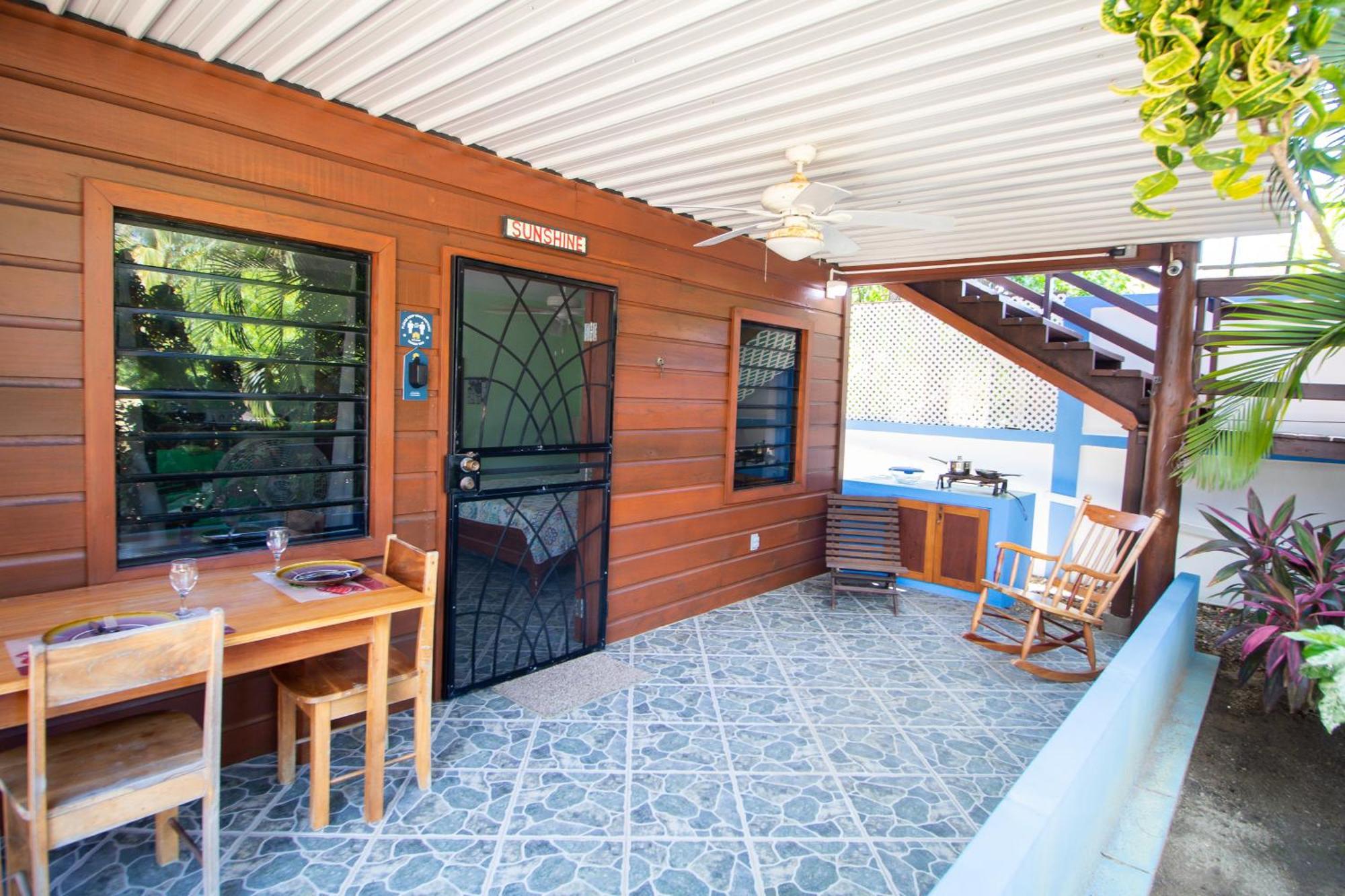 Latitude 17 Apartman Hopkins Szoba fotó